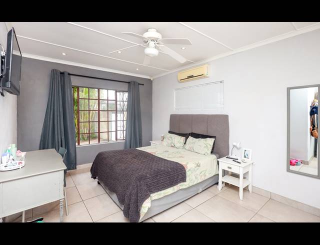 4 BEDROOM FREEHOLD FOR SALE IN GONUBIE